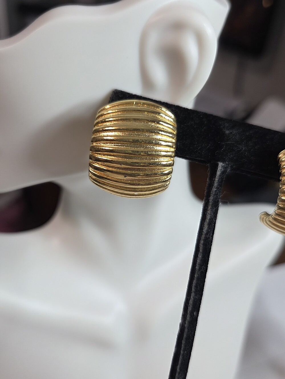 givenchy paris gold tone ribbed chunky 80s glam pierced earrings barrel style